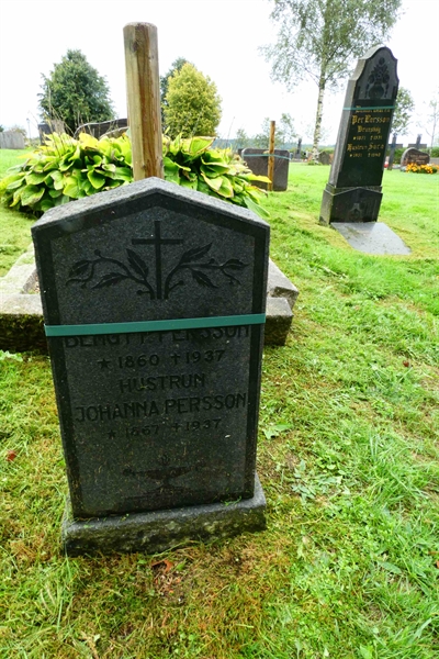 Grave number: TÖ 4   126