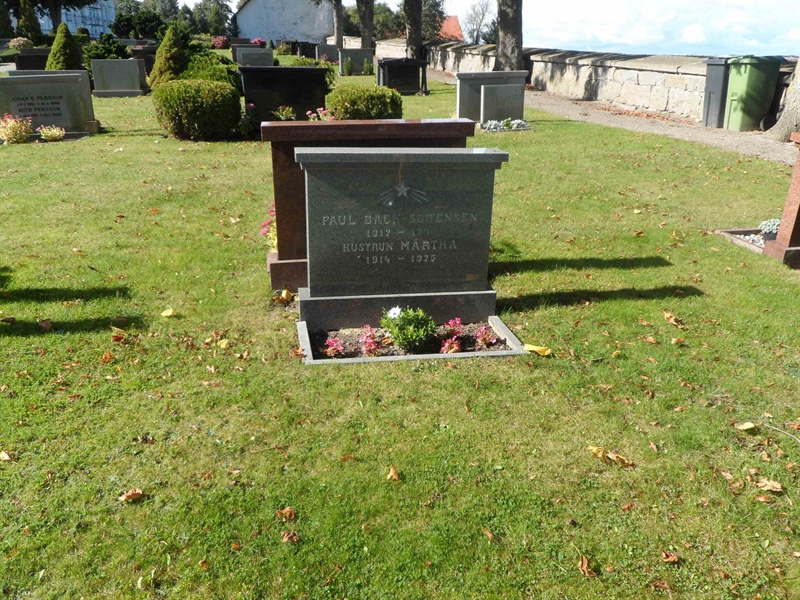 Grave number: SK K    59, 60