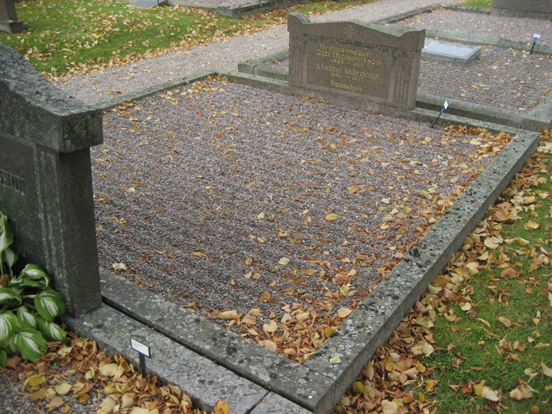 Grave number: Fr 5   643-645
