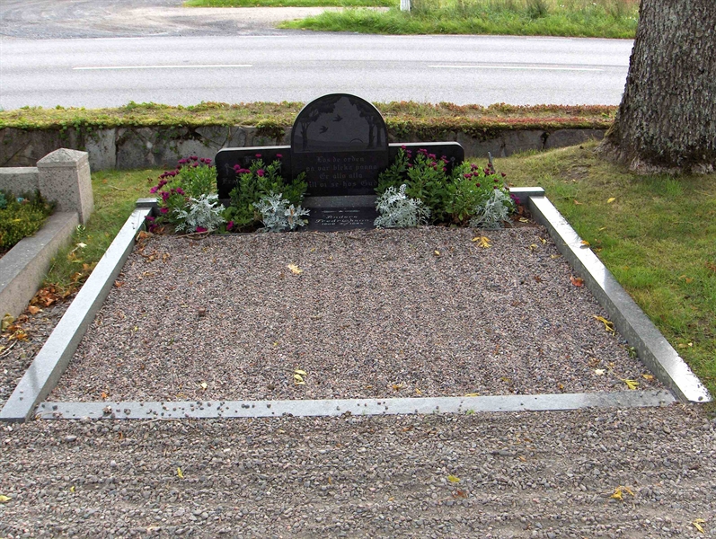 Grave number: Fr 2    73-74