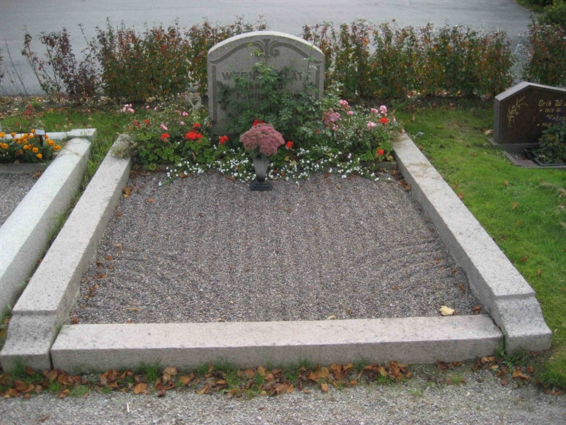 Grave number: Fr 5   828-829