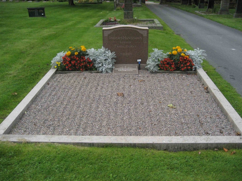 Grave number: Fr 5    28-30