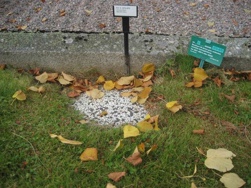 Grave number: Fr 5   673-675