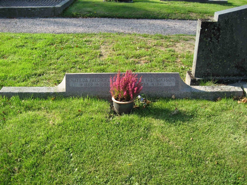 Grave number: Fr 6   255-256