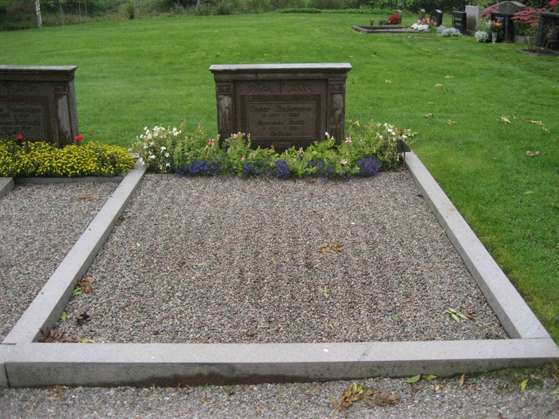 Grave number: Fr 4   326-327
