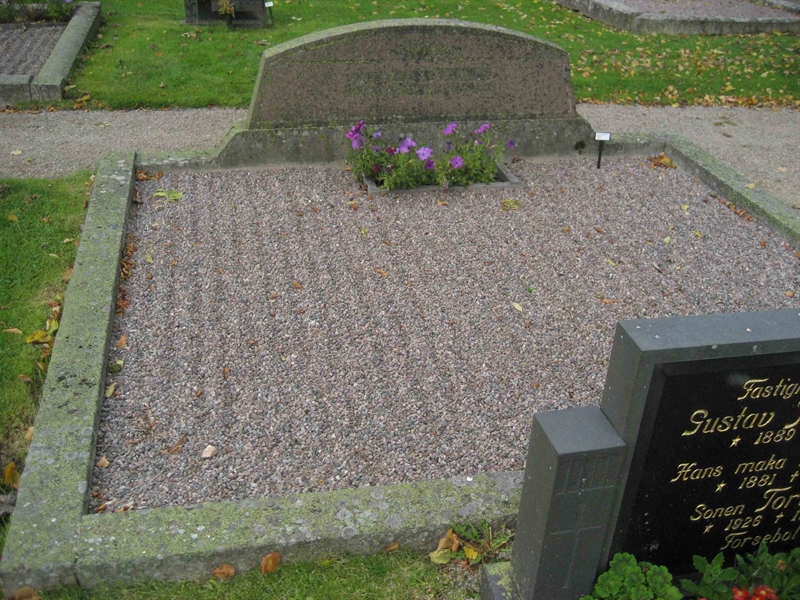 Grave number: Fr 5   568-570