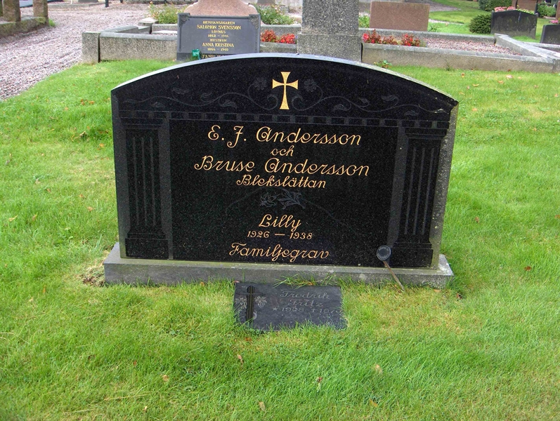 Grave number: Fr 2   148-151