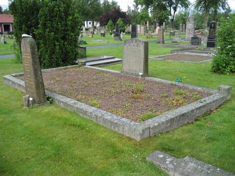 Grave number: Fr 2   492-495