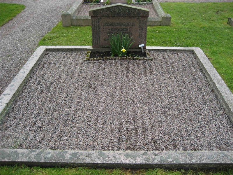 Grave number: Fr 1    97-98