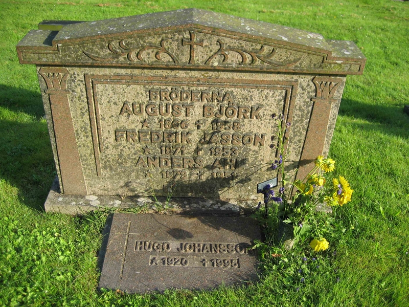Grave number: Fr 7   372-374