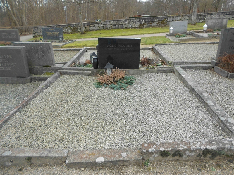 Grave number: NÅ M5    39, 40