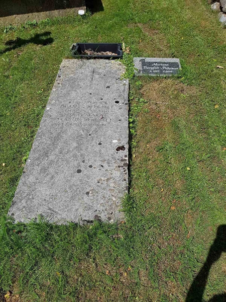 Grave number: 04 40137
