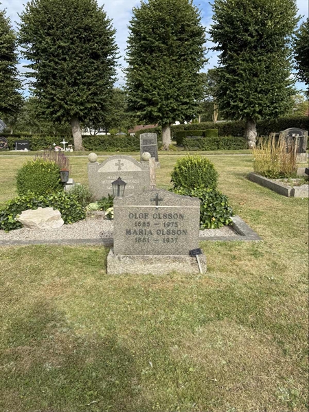 Grave number: ON C   365, 366