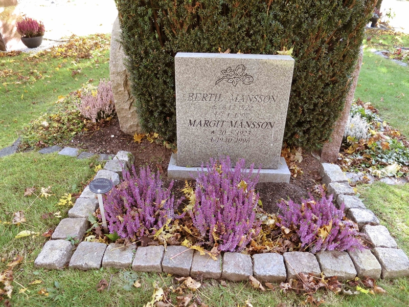 Grave number: HNB II   106