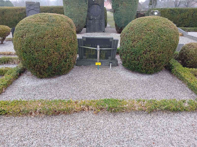 Gravnummer: FE C    10, 11