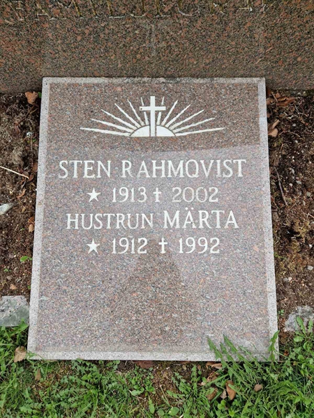Grave number: 501 10 1051-1053