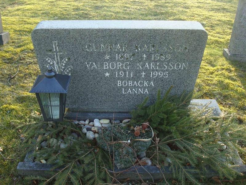 Grave number: KU 05    57, 58