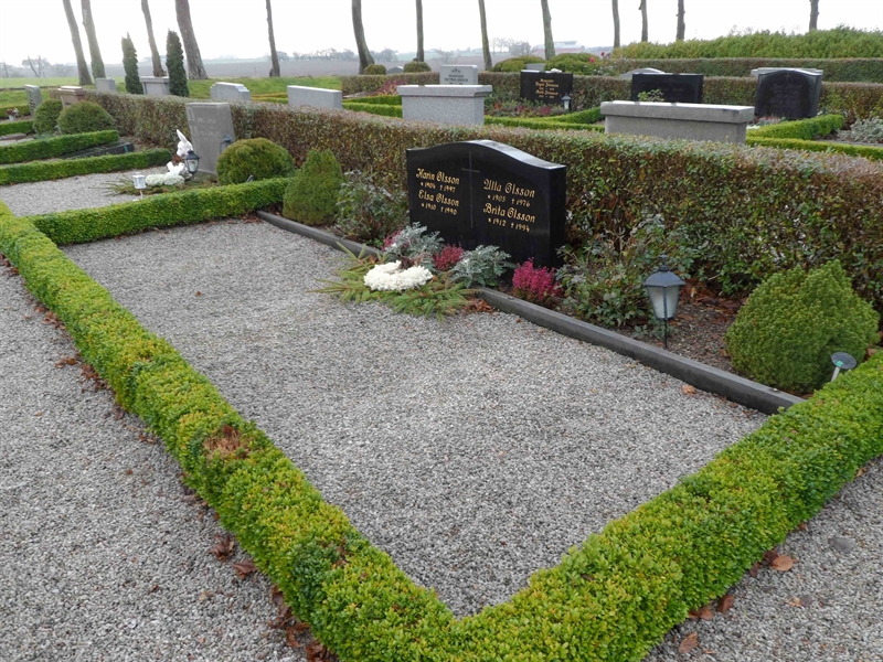 Grave number: ÖTN NVK2    39, 40, 41, 42