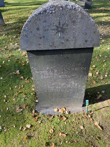 Grave number: 6 01 318, 319