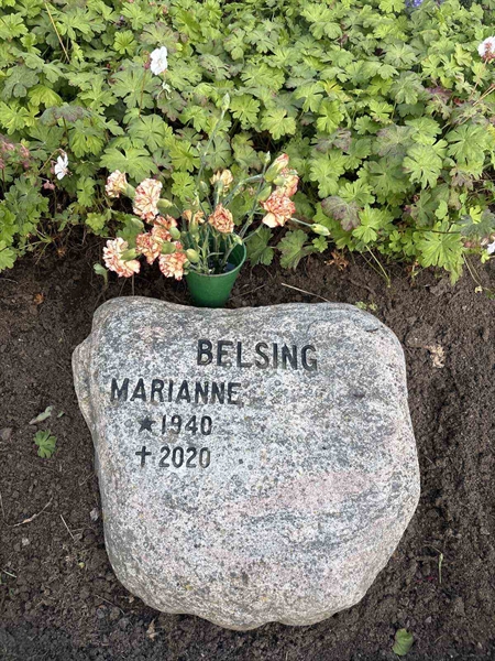 Grave number: G 12   142