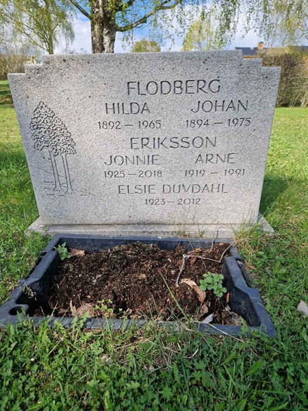 Grave number: 501 11 1855-1857