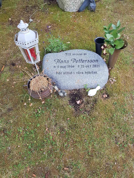 Grave number: 01 17166