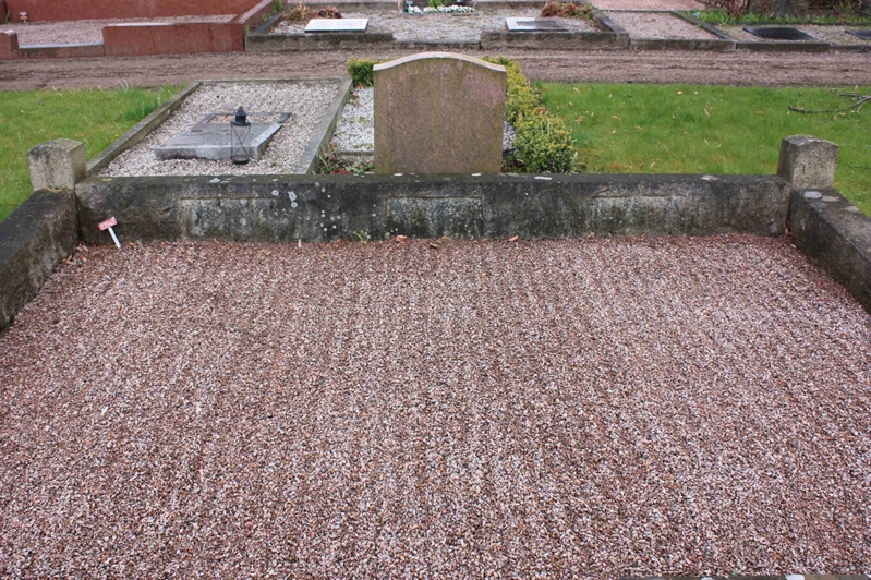 Grave number: Ö 03i    62, 63, 64