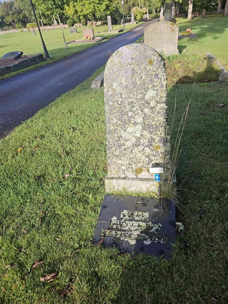 Grave number: Fr 4   387-388