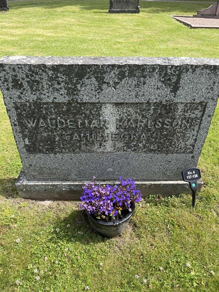 Grave number: 33 4   137-138