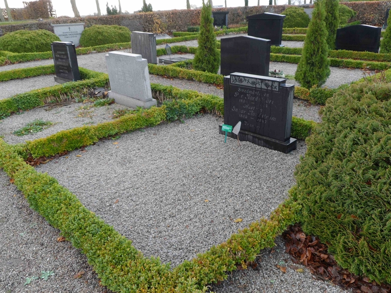 Grave number: ÖTN NMK4    35, 36