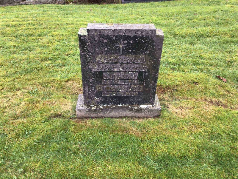 Grave number: 40 B   104-105