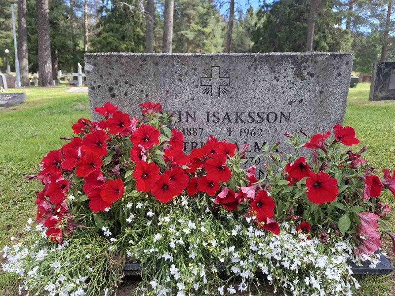 Grave number: 001 2   504