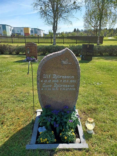 Grave number: OS ÖK 301, 302