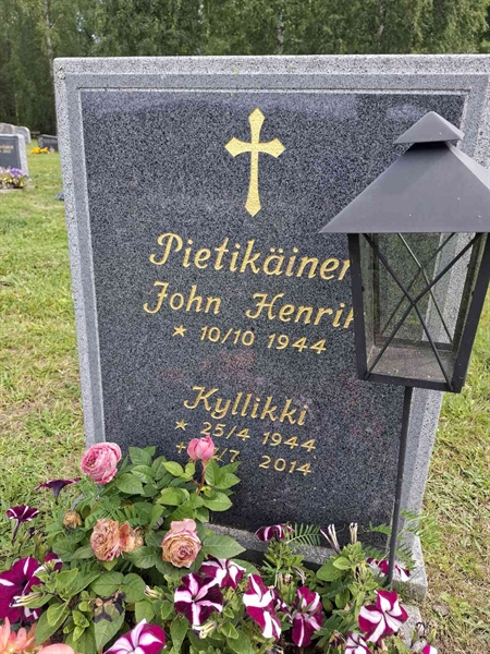 Grave number: 001 4  3739