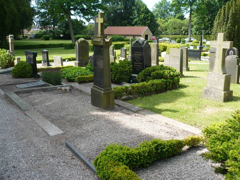 Grave number: 1 8    84