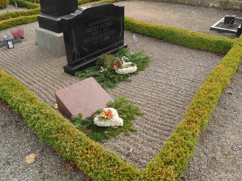 Grave number: ÖT GVK5  39:1, 39:2, 39:3