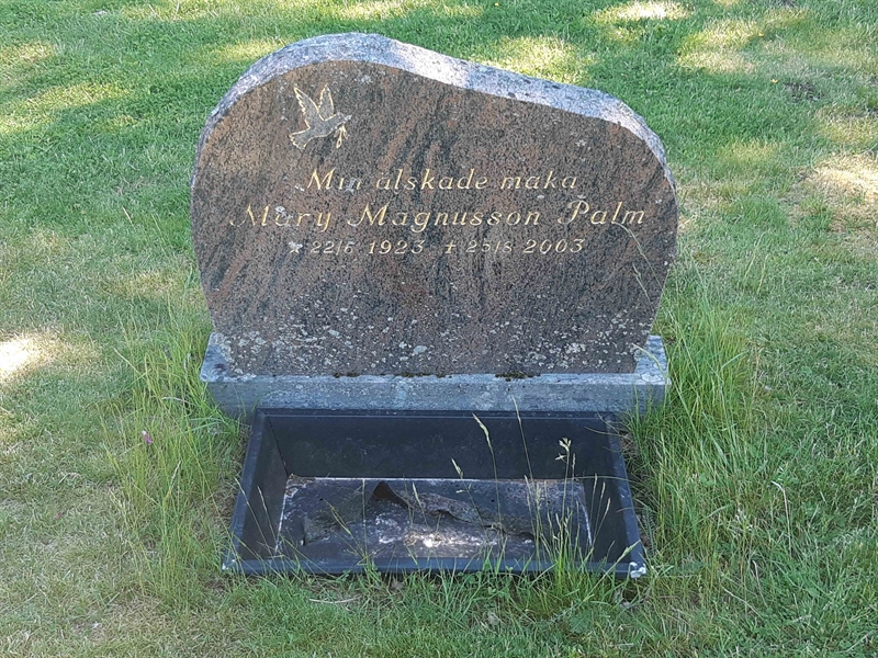 Grave number: JÄ 12    74