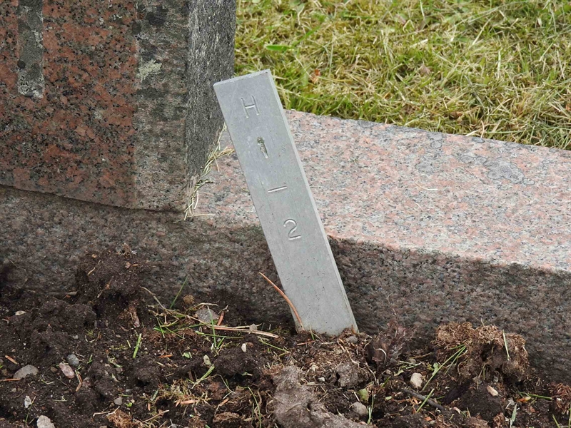 Gravnummer: BK H     1-2