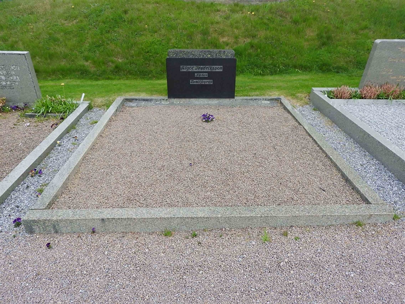 Gravnummer: BK H   104-105