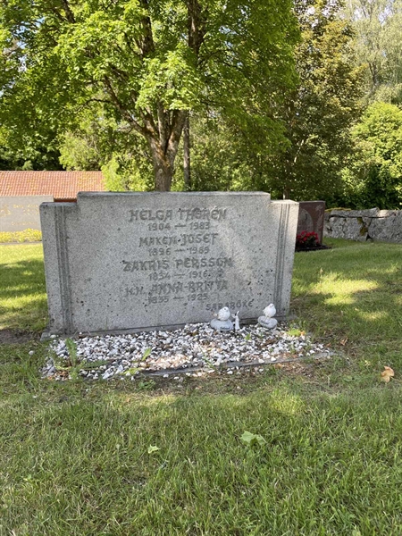 Grave number: 4 A 69, 70