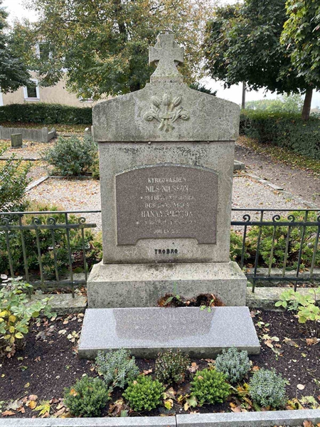 Grave number: ÖV B     4