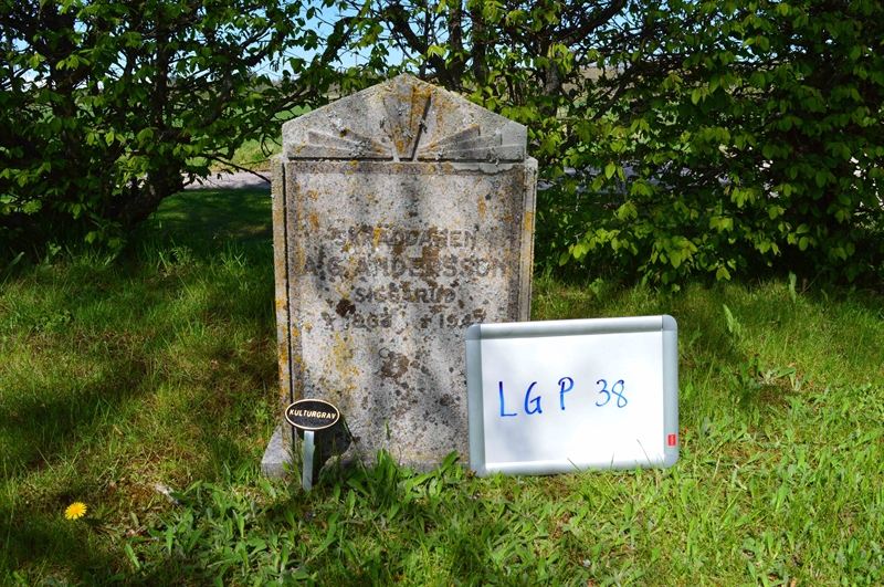 Grave number: LG P    38