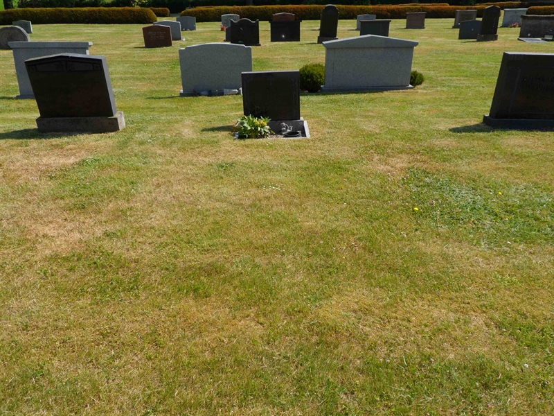 Grave number: ÖH H     3, 4, 18, 19