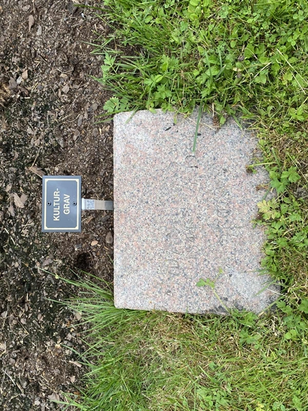 Grave number: 6 2   189