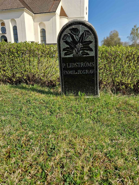 Grave number: 501 03 307-309