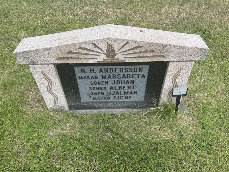 Grave number: 003 C    51