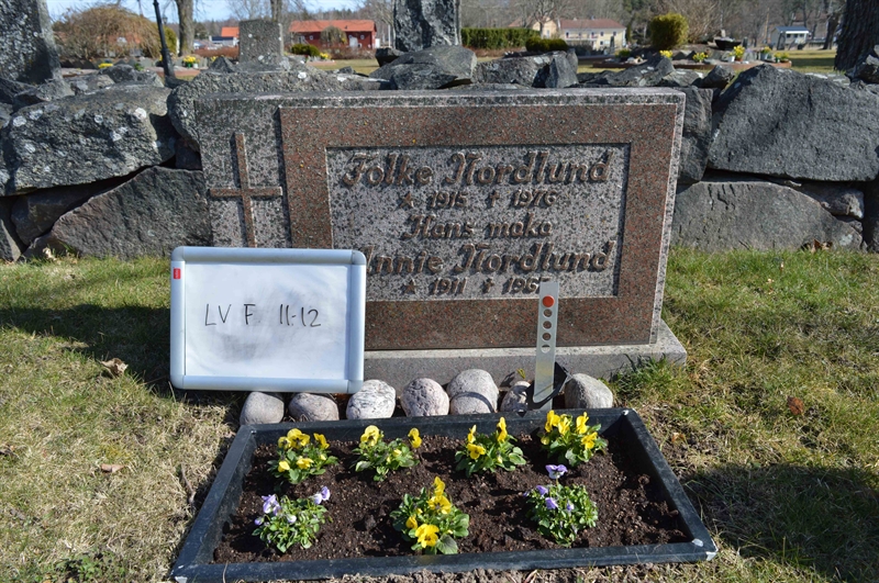 Grave number: LV F    11, 12