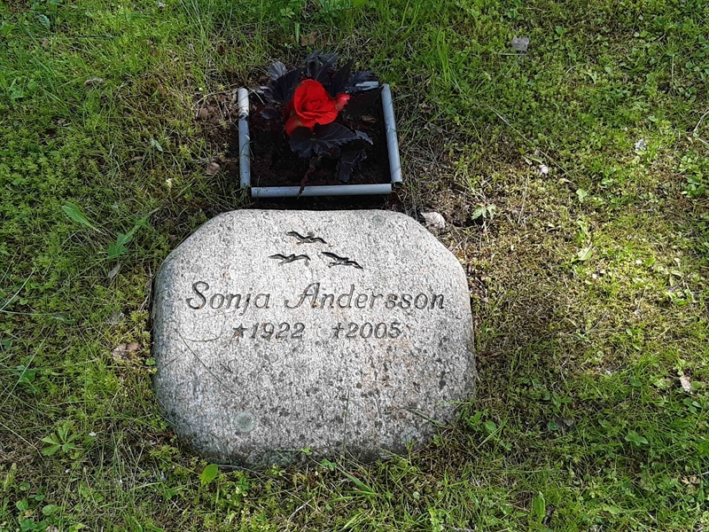 Grave number: KA 15   247