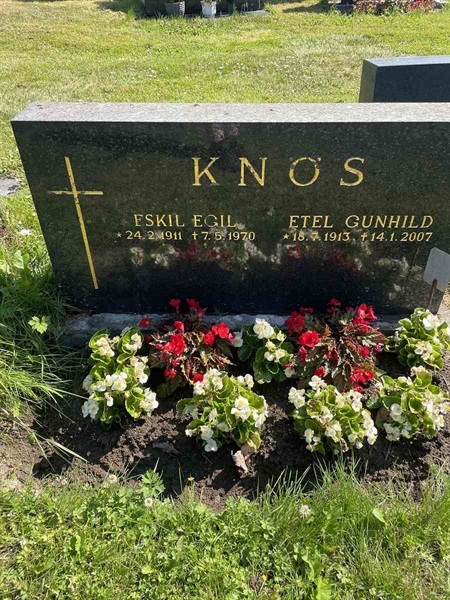 Grave number: N 5 1    70