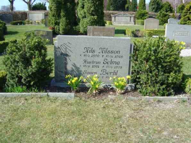 Grave number: FLÄ G   139-140